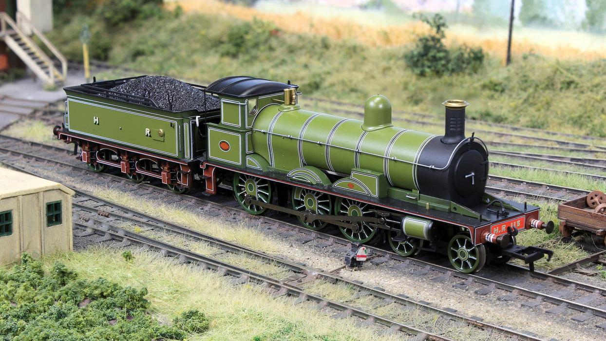 Rapido 914003 Highland Railway Jones Goods Steam Locomotive No 113 in Drummond Green Livery (1890s Condition) - OO Gauge