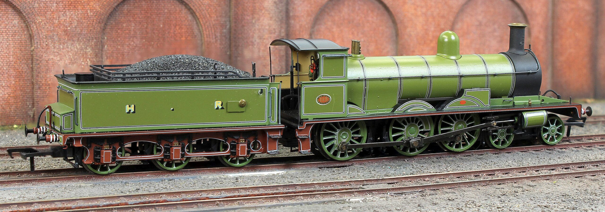 Rapido 914003 Highland Railway Jones Goods Steam Locomotive No 113 in Drummond Green Livery (1890s Condition) - OO Gauge