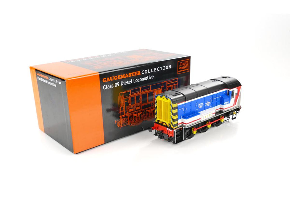 Gaugemaster GM7210301 Class 09 Diesel Shunter Number 97800 named "Ivor" in Network SouthEast Livery - O Gauge